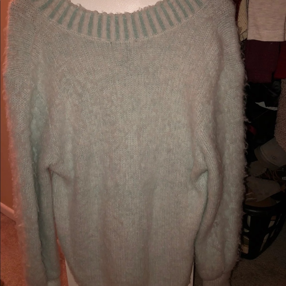 Express Sweater - Picture 3 of 3
